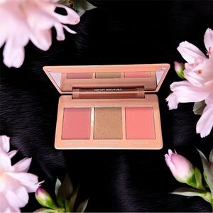 🩷 Artist Couture Love Sprung Palette